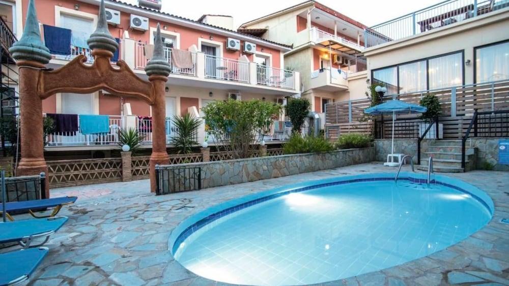Mavrikos Hotel Plános Екстериор снимка