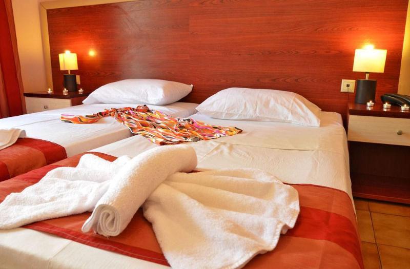 Mavrikos Hotel Plános Екстериор снимка