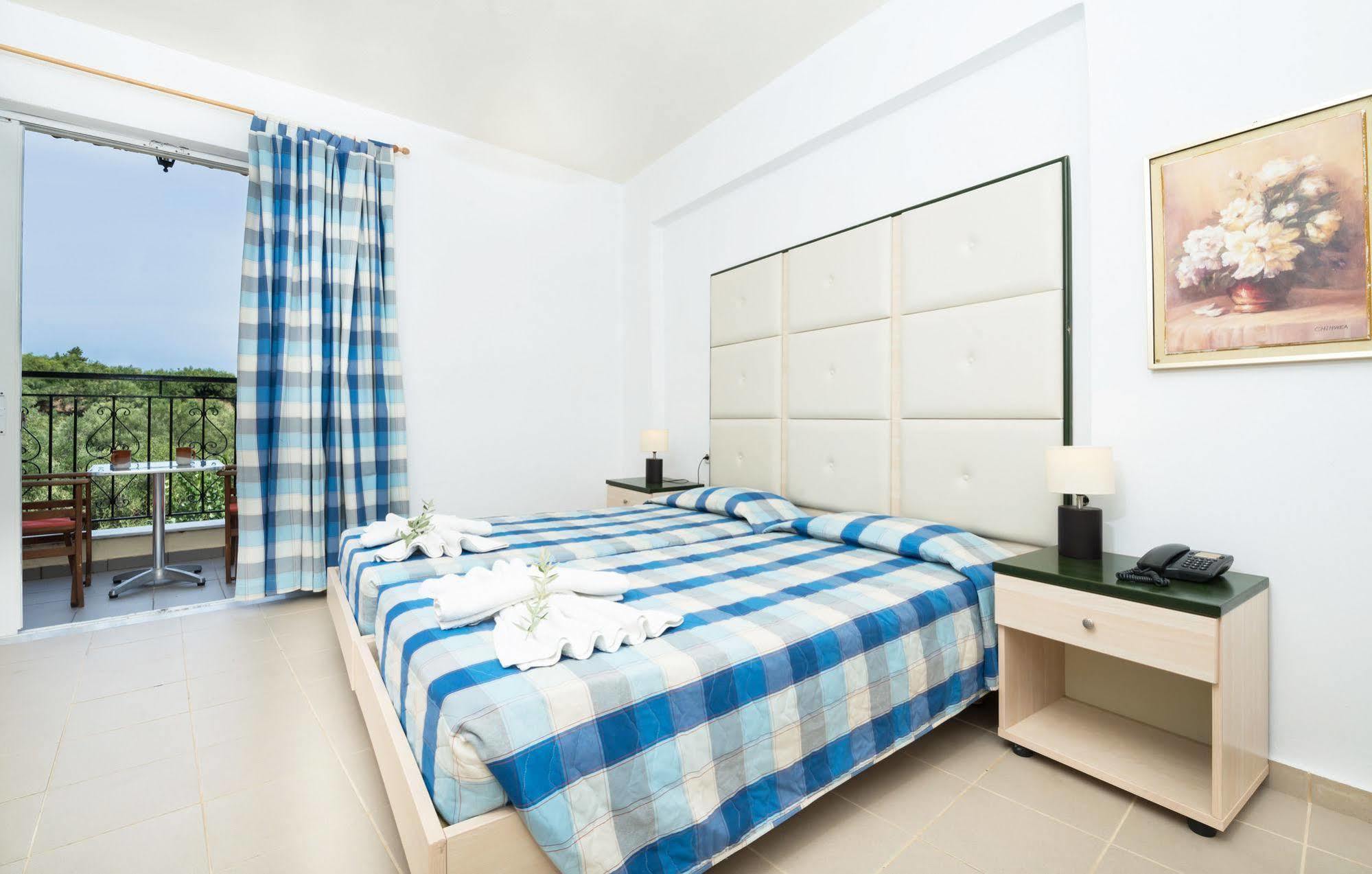 Mavrikos Hotel Plános Екстериор снимка