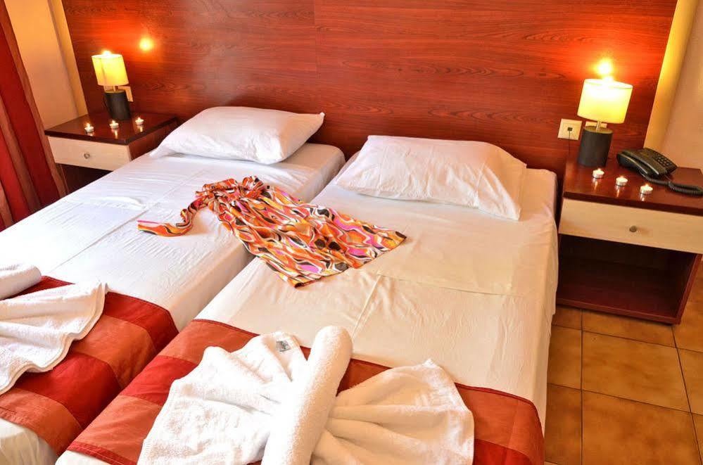Mavrikos Hotel Plános Екстериор снимка