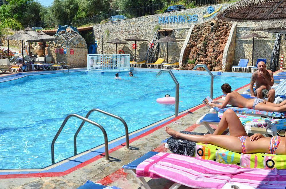 Mavrikos Hotel Plános Екстериор снимка